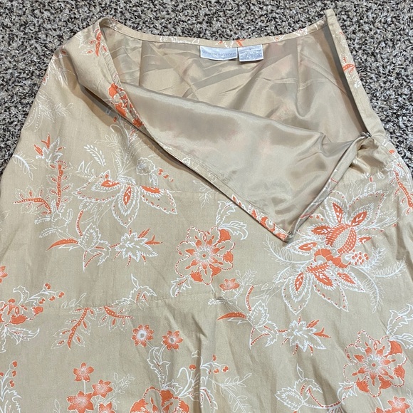 VNTG Worthington Floral A-Line Skirt in Beige and Coral - Picture 3 of 6